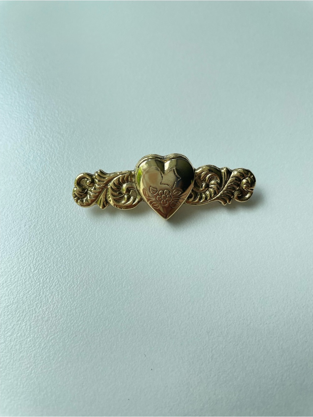 1928 Gold Locket Heart Filigree Bar Brooch Locket Opens Snaps Shut Vtg